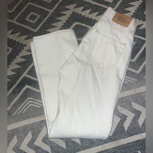 BDG “cowboy jean” bootcut white jeans 100% cotton size 25